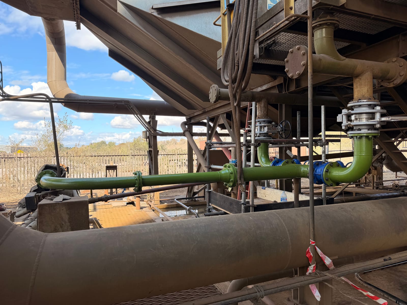 Green process line and valve carried on the outdoor steelwork
